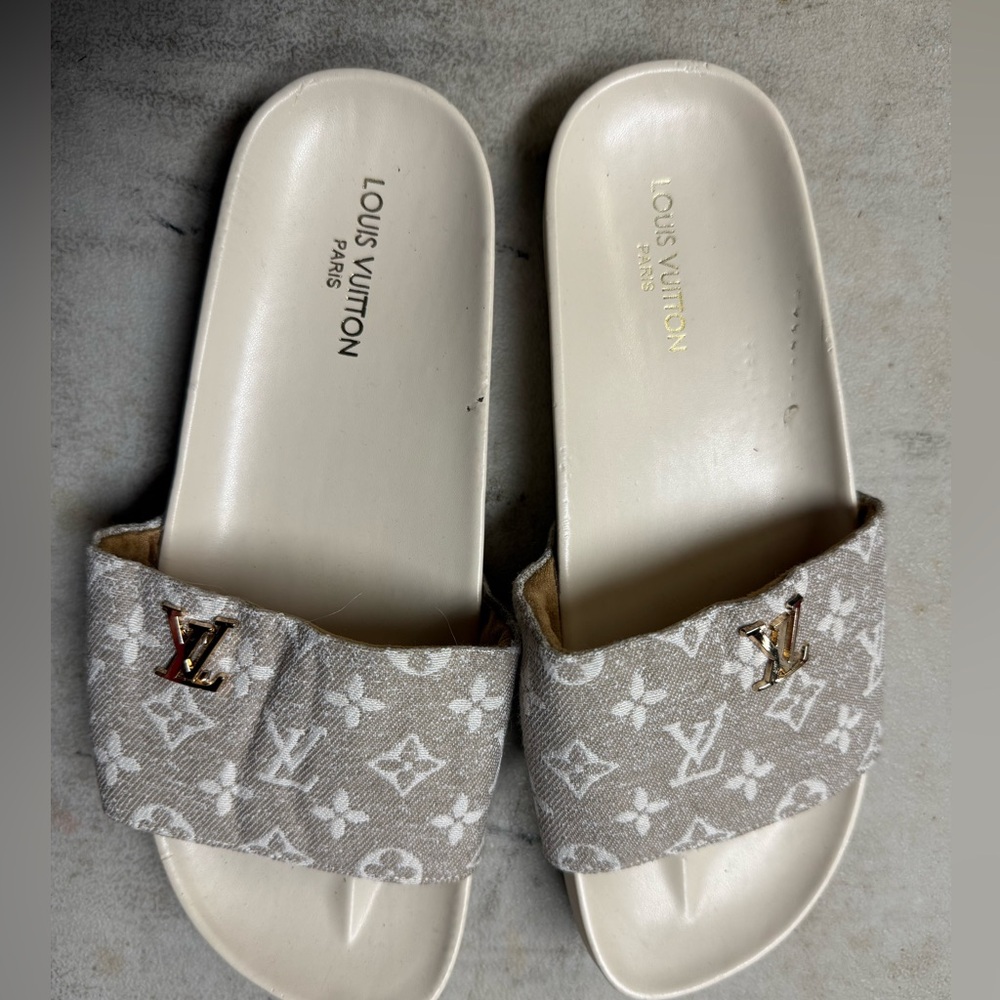 Sandles